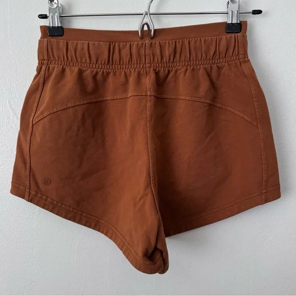 Lululemon inner glow high rise short in brown size 2 - Picture 6 of 6
